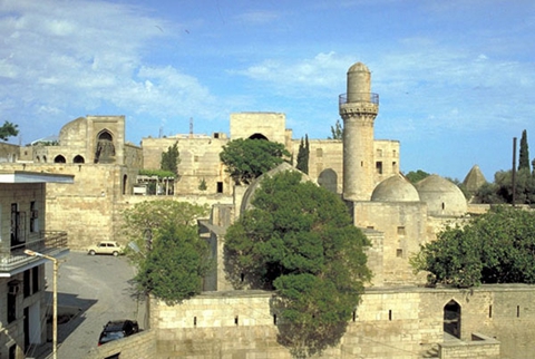 阿塞拜疆之城墙围绕的巴库城及其希尔凡王宫和少女塔