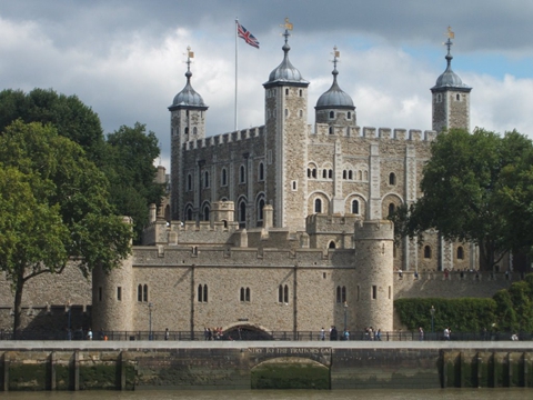 宏伟的白塔是诺曼底军事建筑的典型,对整个英国的建筑风格产生了巨大