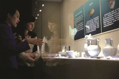 小罐与珊瑚胶结块