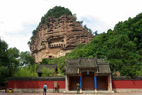 Visit to Buddhist grottoes in NW China