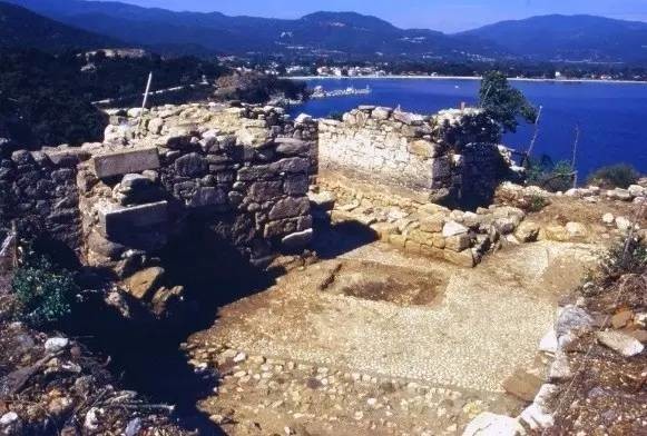 希腊考古学家宣布：亚里士多德之墓被找到了