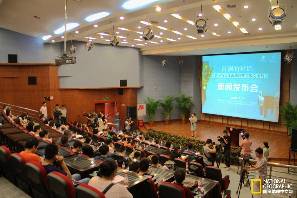 这可能是历年最全的青铜器展,八家博物馆重器齐聚三星堆