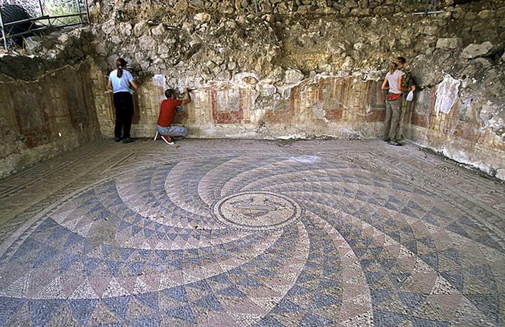 Eight shops discovered during the excavation of the ancient city of Antandrus