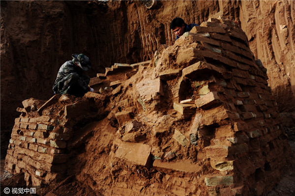 Ancient tomb discovered in Kuqa county, Xinjiang