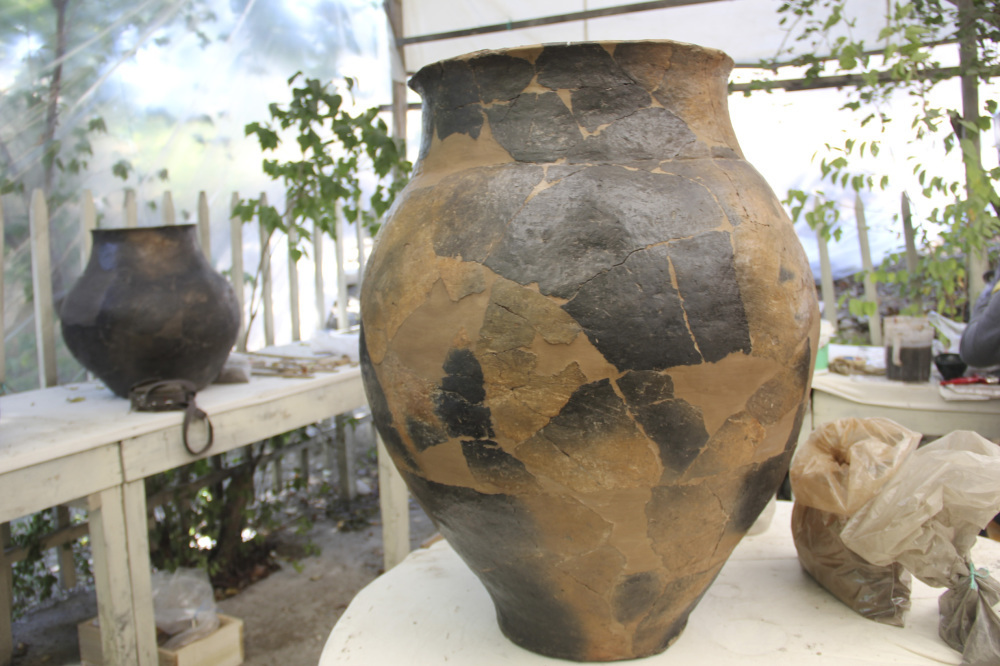Archaeologists dig out pieces of ancient Anatolian city-state of Melid