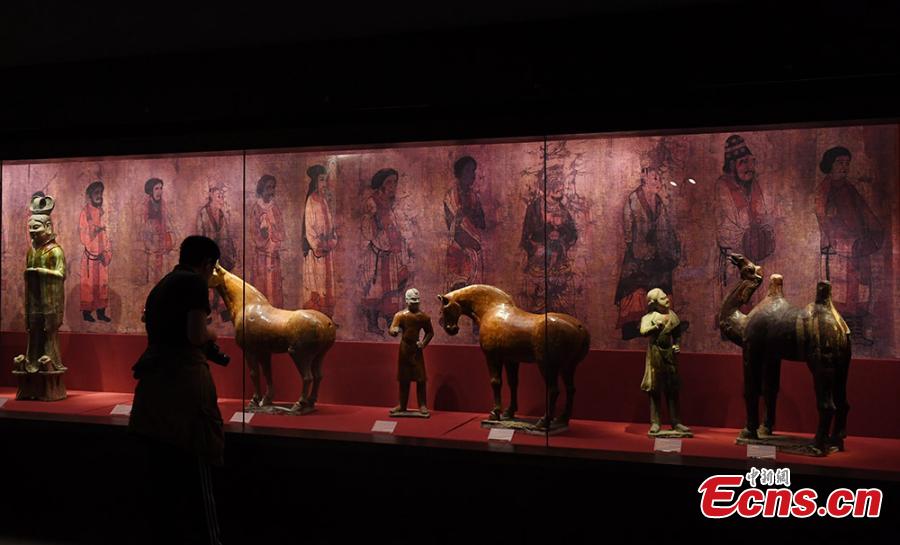 420 relics tell Silk Road history in Gansu