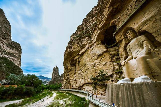 千年石窟炳灵寺 碧落黄河天地间