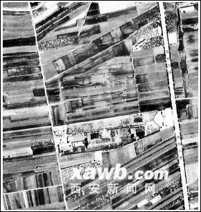 航空黑白照片惊现乾陵下宫建筑影像(图)