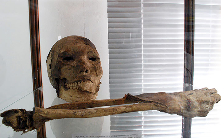 Meet a lifelike 2000 year old Hun warrior with his bow and ‘whistling arrows’ Meet a lifelike 2000 year old Hun warrior with his bow and ‘whistling arrows’