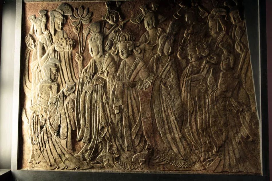 美国这座荒凉的小城,竟然因为中国的8000多件文物火了!