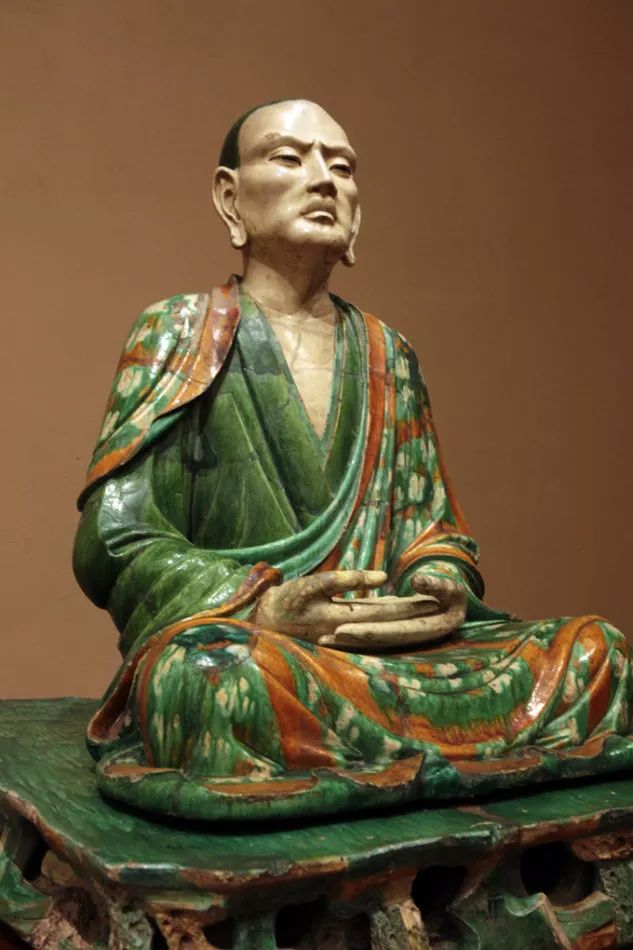 美国这座荒凉的小城,竟然因为中国的8000多件文物火了!