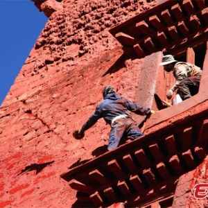 Annual repairs at Potala Palace after rainy season