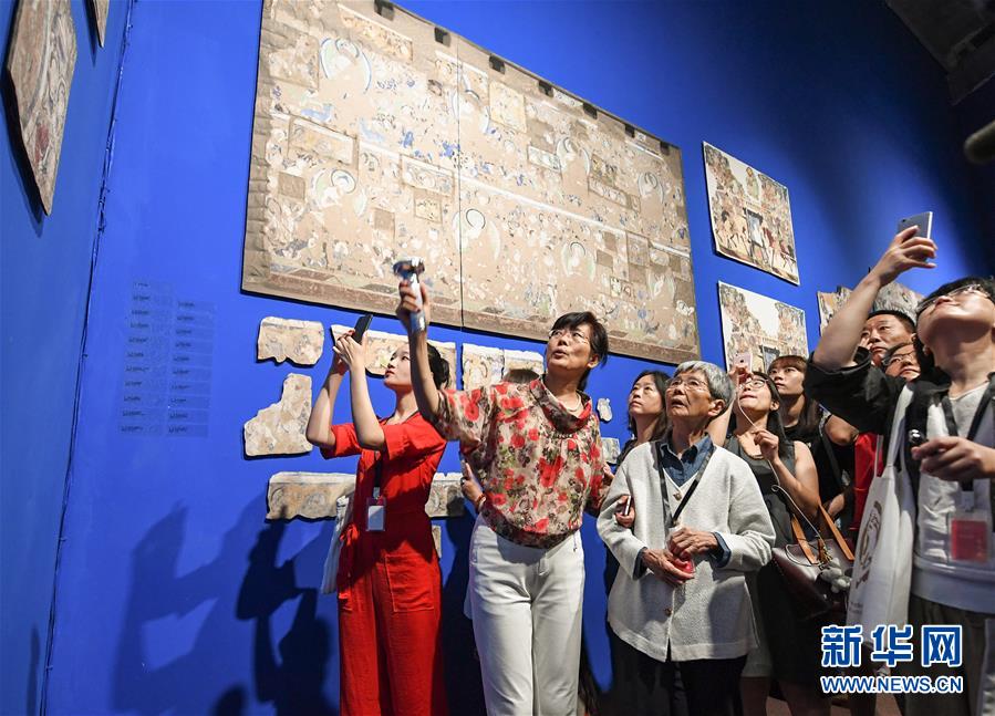 (文化)(1)流失海外的新疆克孜尔石窟壁画及洞窟复原影像展在京举办