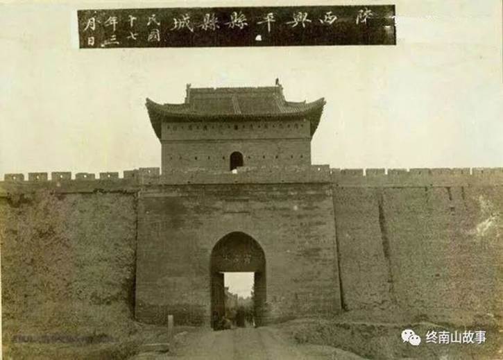 西京市上,痛悼才人,陕西头角之士无多,失此名宦,尤为省中莫大之损失.