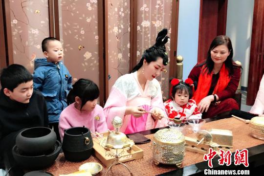 法门寺博物馆宫廷茶宴体验活动。 陕西省文物局 摄
