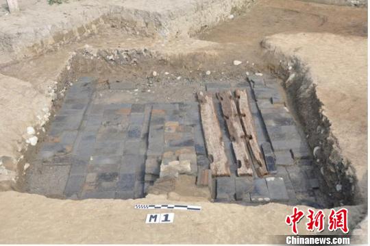图为出土华盖宫文镇墓券的墓葬。 钟欣 摄 图为出土华盖宫文镇墓券的墓葬。 钟欣 摄