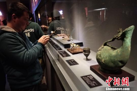 百余件“丝路”文物亮相陕西历史博物馆力邀美院师生观展临摹