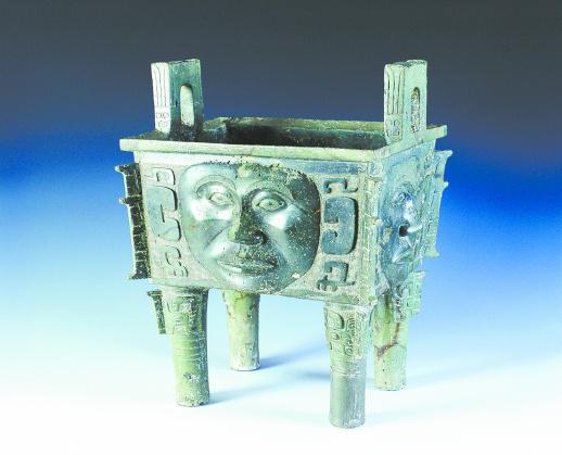 宁乡出土的人面方鼎。(本版图片除署名外均为资料图片)