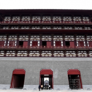 Yingtianmen site museum opens to public in Henan