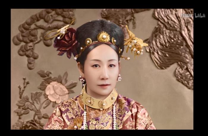 网传“慈禧皇太后年轻时的彩色照片”。图片来源：图片原作者发布的绘制过程视频截图