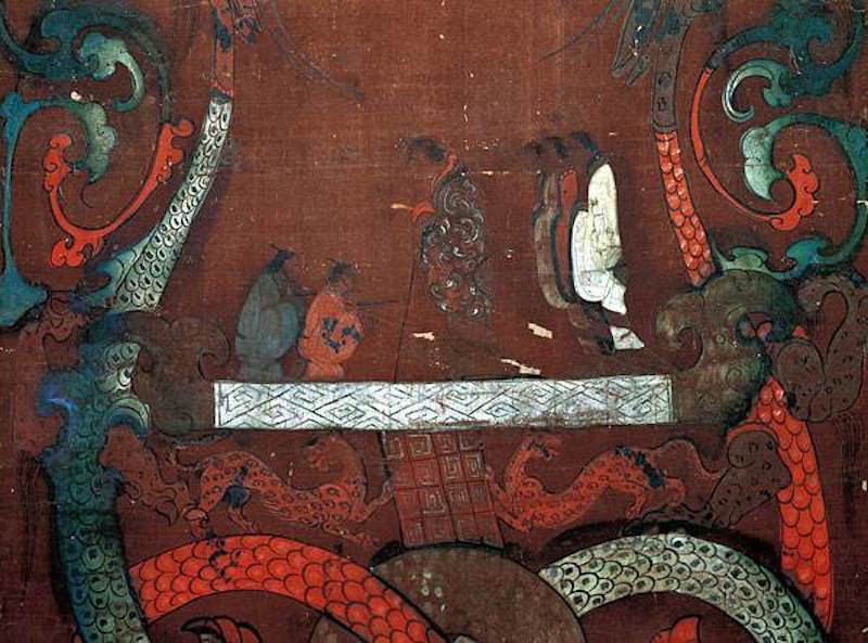 西汉马王堆一号汉墓帛画，墓主人穿着的紫袍带有五色花纹