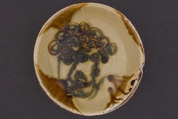 唐 长沙窑青釉褐绿彩胡人头像纹碗，新加坡亚洲文明博物馆藏