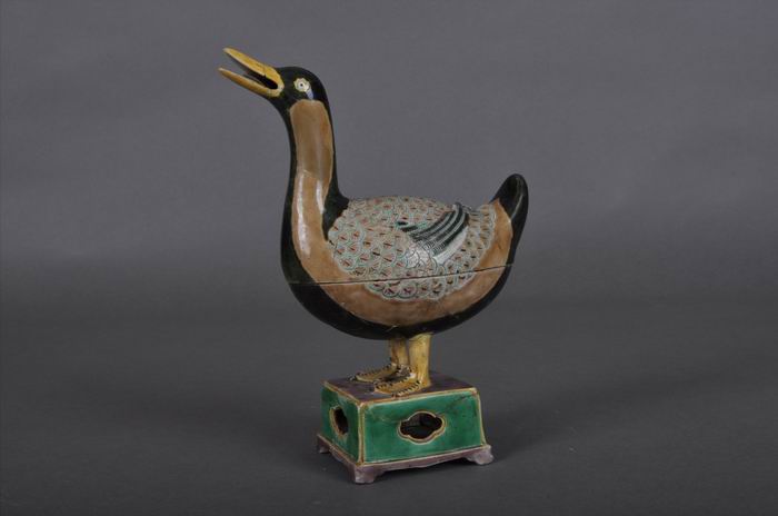 明 成化 素三彩鸭形香薰 景德镇御窑博物馆供图