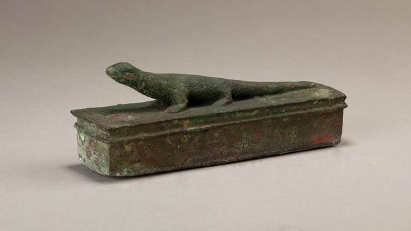 蜥蜴顶动物木乃伊盒（公元前664-公元前30年），纽约大都会博物馆藏。