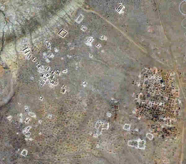Burial enclosures at Qalmaq Qala