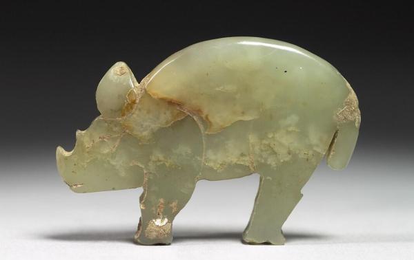 西周犀牛形玉珮 台北故宫博物院藏