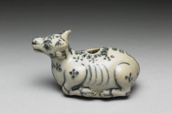 越南 青花牛形水注 中国台北故宫博物院藏