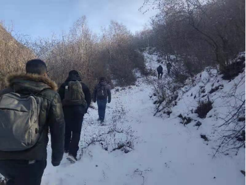 交口县石室寺石窟调查途中