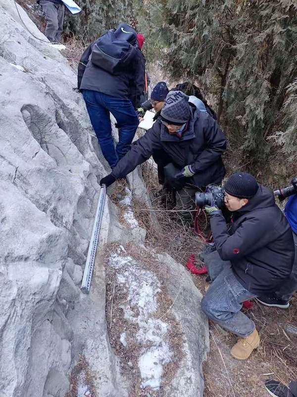 济南市长清区团山摩崖造像