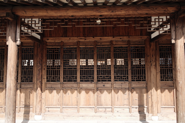 “三宅又一生”局部外景