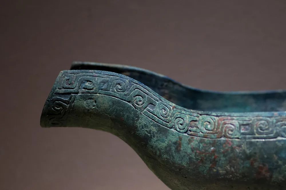 窃曲纹匜（局部）