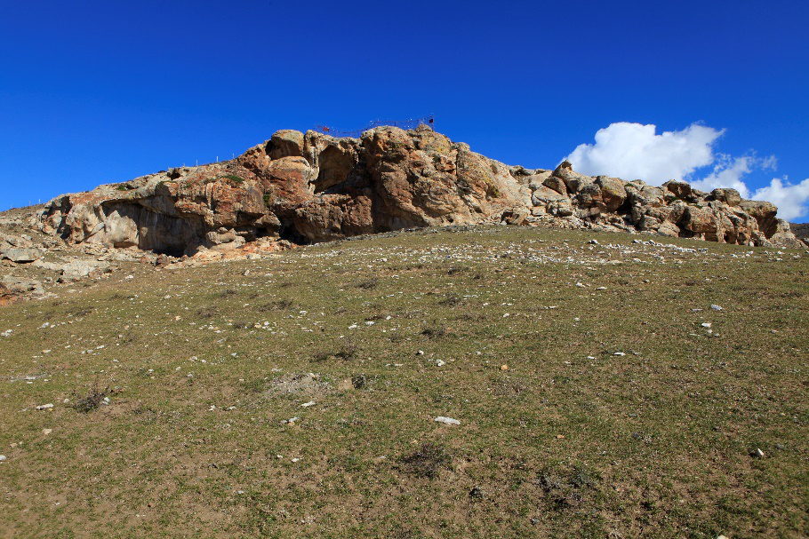 唐巴勒塔斯洞穴彩绘岩画环境