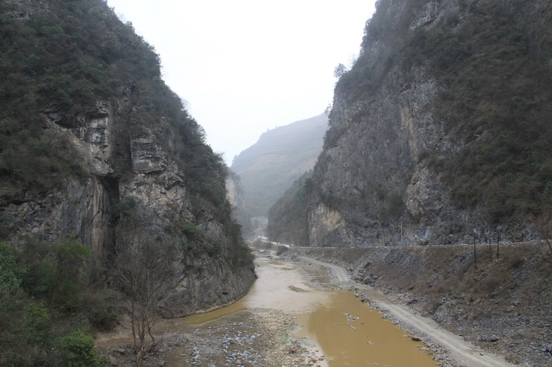 三镢崖栈道遗址全景.jpg