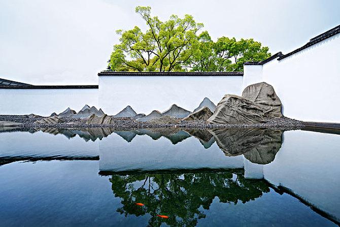 贝聿铭设计的苏州博物馆山水与园林相呼应