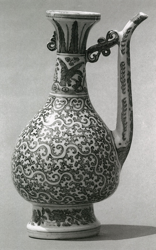 图30a  青花注瓶  明代  16世纪中期 土耳其炮门宫殿博物馆藏