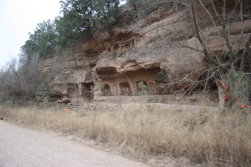 1051T00009-00025保全寺石窟全景.jpg
