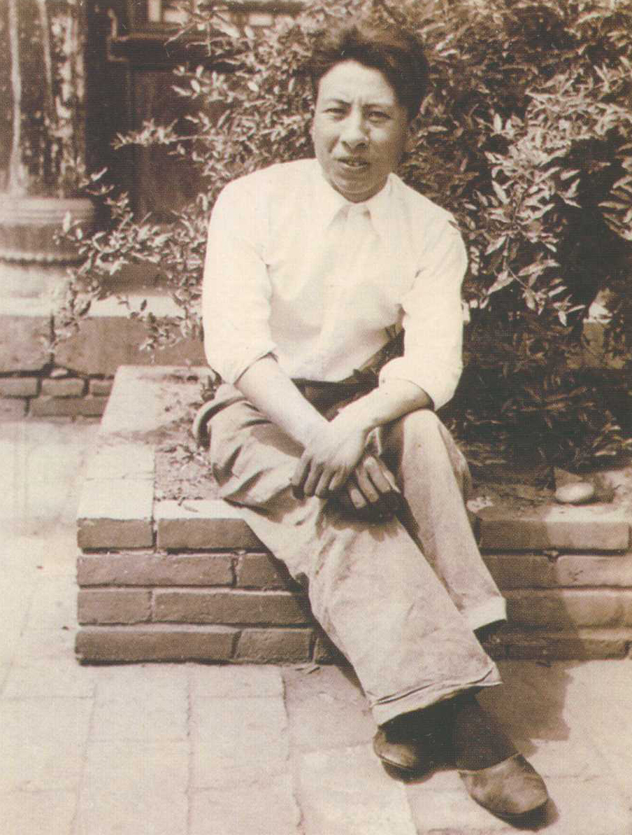 1935年夏鼎先生于安阳