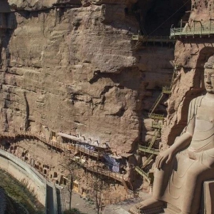 丝绸之路上的第一座黄河石窟——炳灵寺石窟