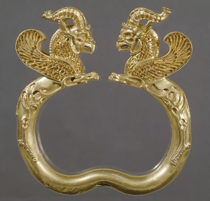 臂环，公元前500-前330年，维多利亚和阿尔伯特博物馆藏