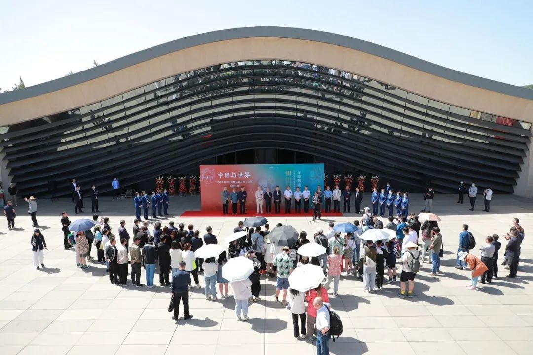 “中国与世界:总书记视察云冈石窟一周年系列特展”开幕现场