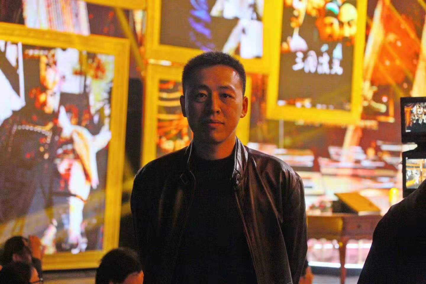 作为一位资深“三国迷”,袁光裕也参加了央视版《三国演义》再聚首活动