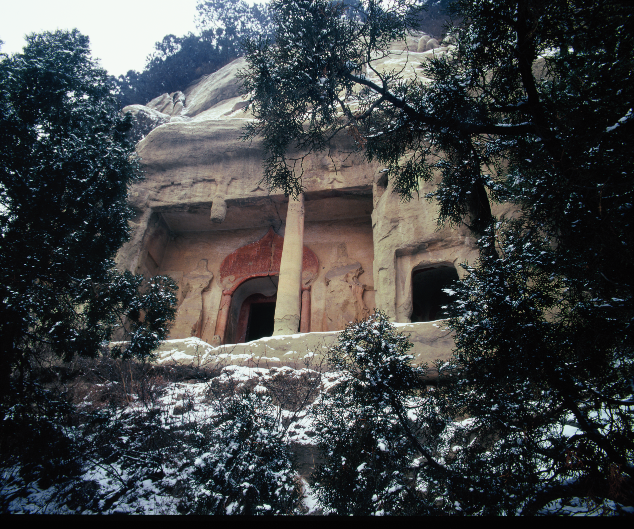 天龙山第八窟外景 太原市天龙山石窟博物馆提供