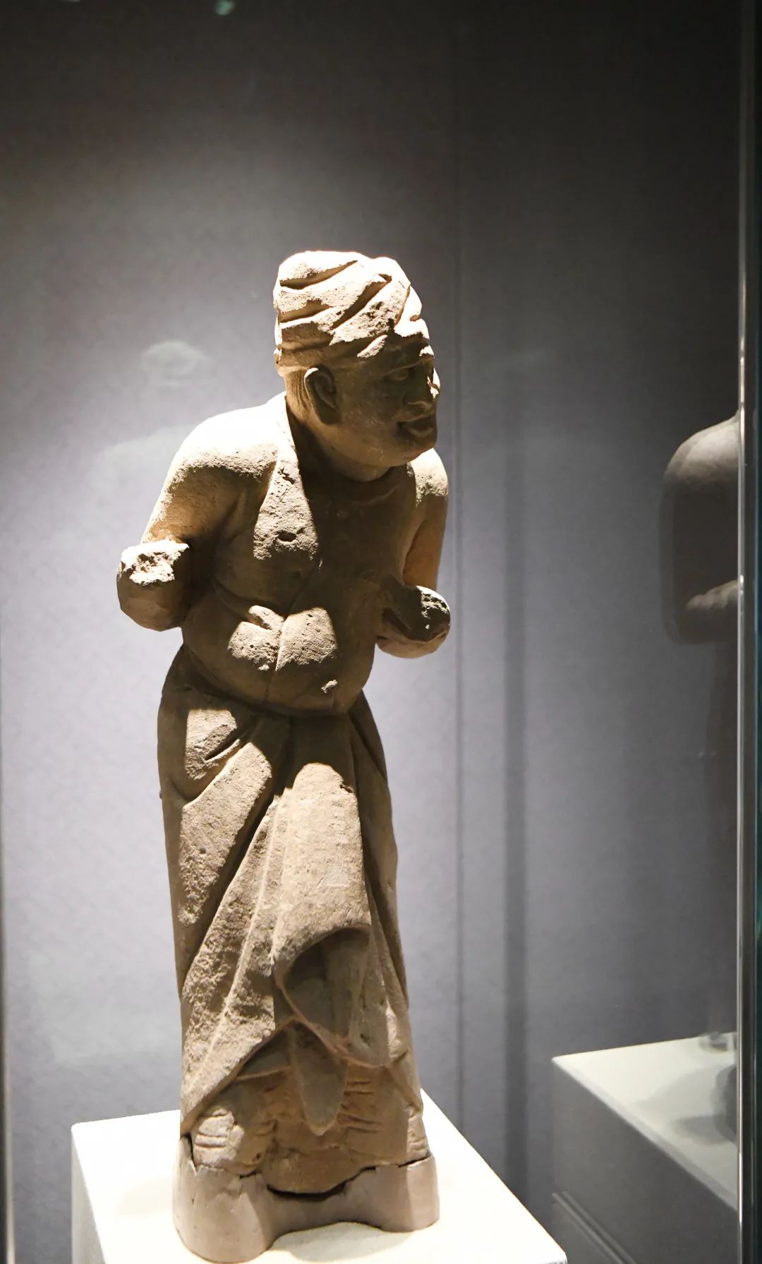 展览现场展出的造像