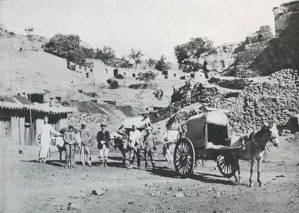 山中定次郎等人在中国