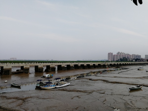 第一次到访洛阳桥，正值匮水期