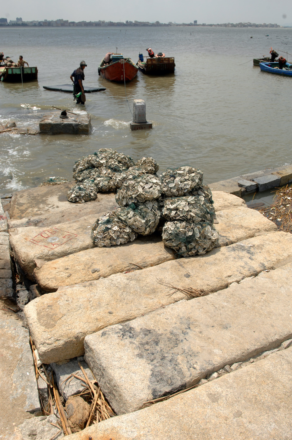 古码头仍然可见千年的巨石。   视觉中国 图